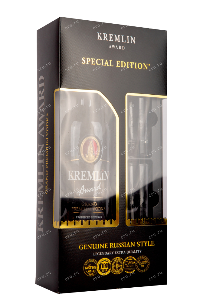 Водка Kremlin Award Grand Premium 0,7 в подарочной упаковкой с 2 стопками