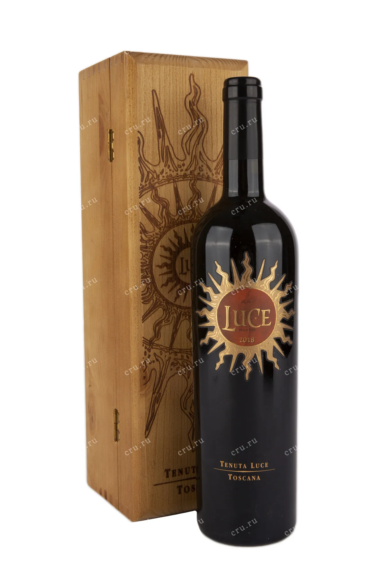 Фото — Вино Luce della Vite in wooden box 2018 0.75 л