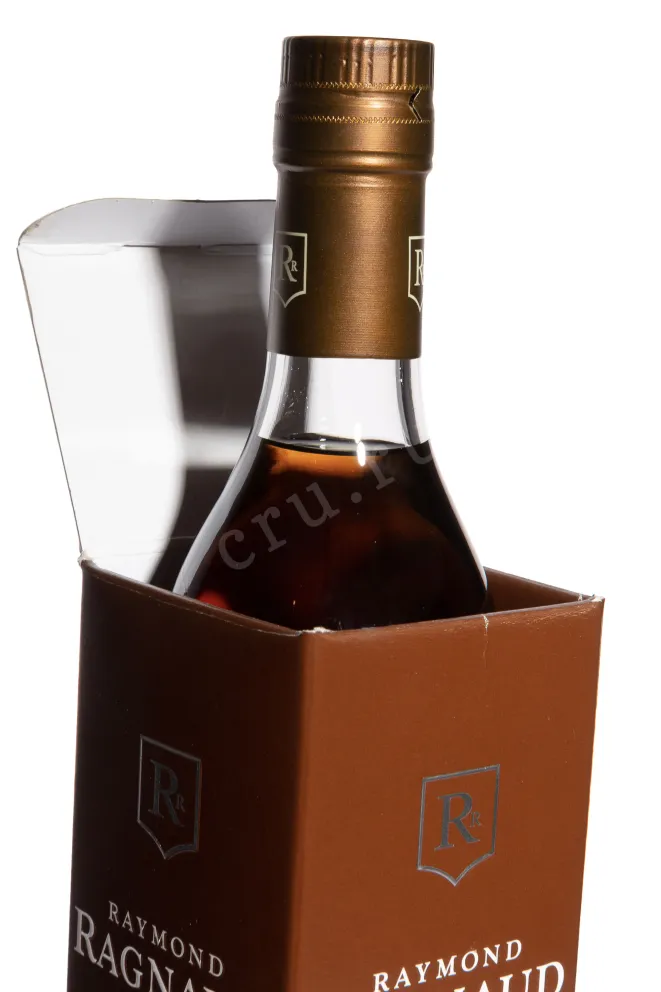 В подарочной коробке Raymond Ragnaud XO Grand Champagne 1er Cru De Cognac in gift box 0.5 л