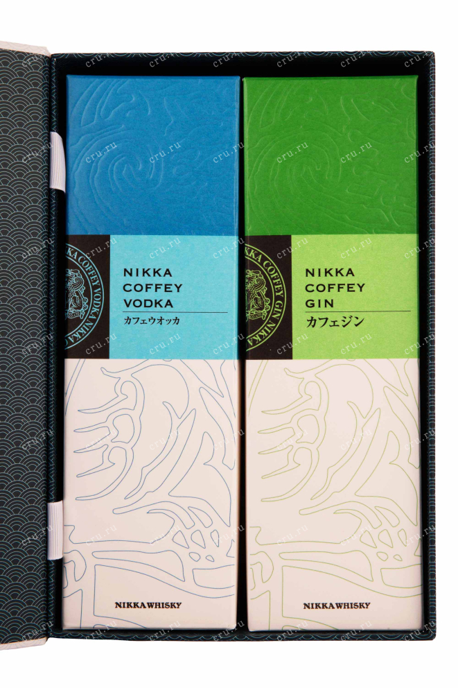В подарочной коробке Nikka Coffey Japanese Premium Gin & Vodka
