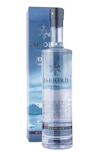 Водка Исфьорд Премиум Арктик Водка в подарочной упаковке   0.7 л