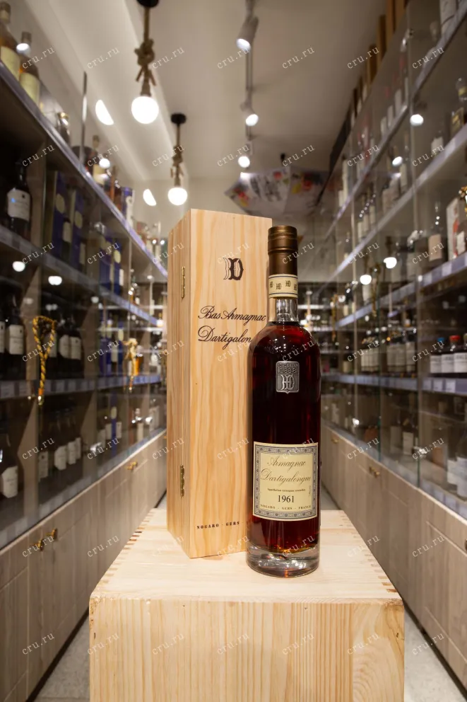 В магазине Крю Профи Vintage Bas Armagnac Dartigalongue wooden box 1961 0.5 л
