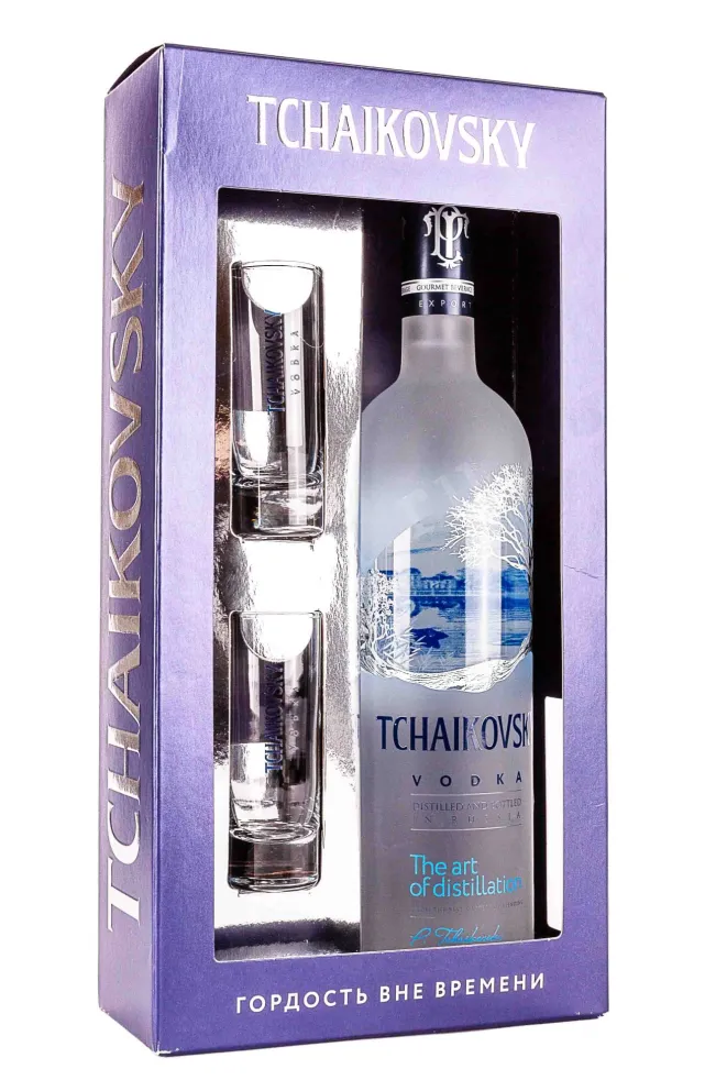 Водка Чайковский в подарочной упаковке + 2 стопки  0.7 л
