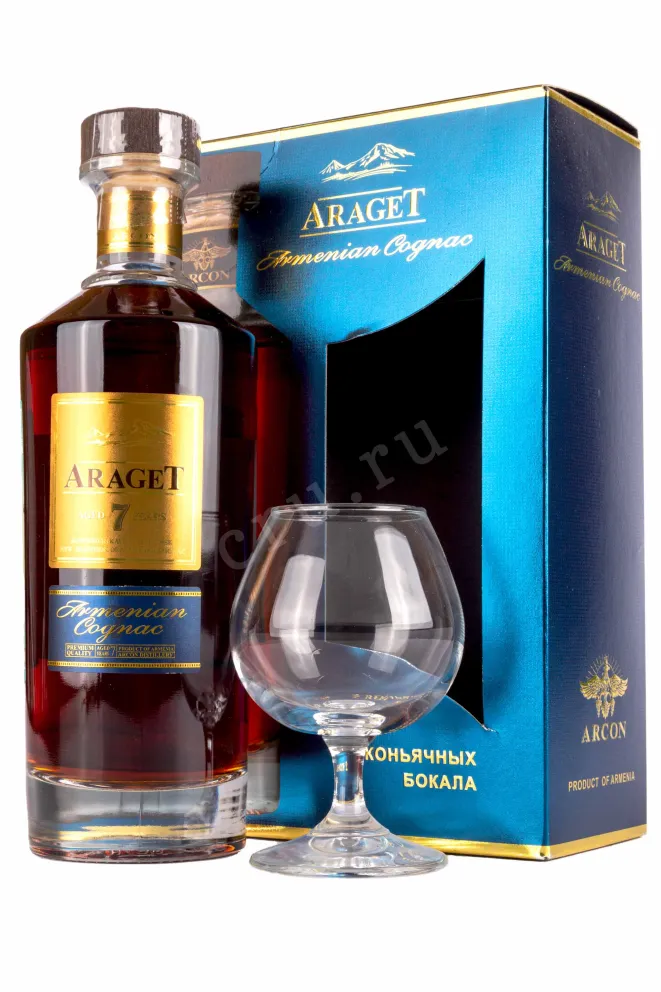 В подарочной коробке Araget 7 years old in giftset with 2 glasses 2012 0.5 л