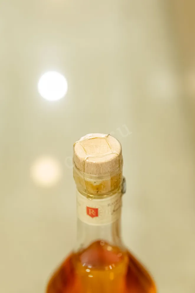 Пробка Raymond Ragnaud Millesime Grande Champagne in gift box 2005 0.7 л