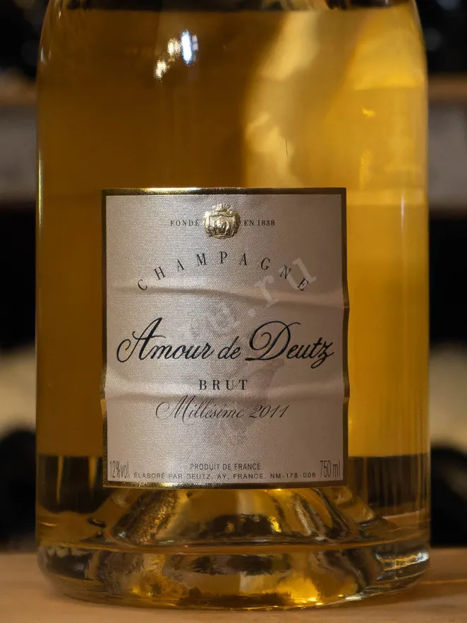 В магазине Крю Профи Amour de Deutz Brut Blanc in gift box 2011 0.75 л