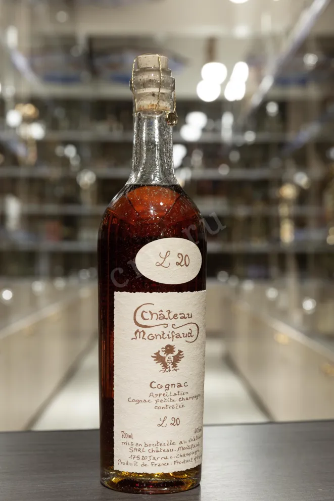 В магазине Крю Профи Chateau de Montifaud 20 Years wooden box 0.7 л