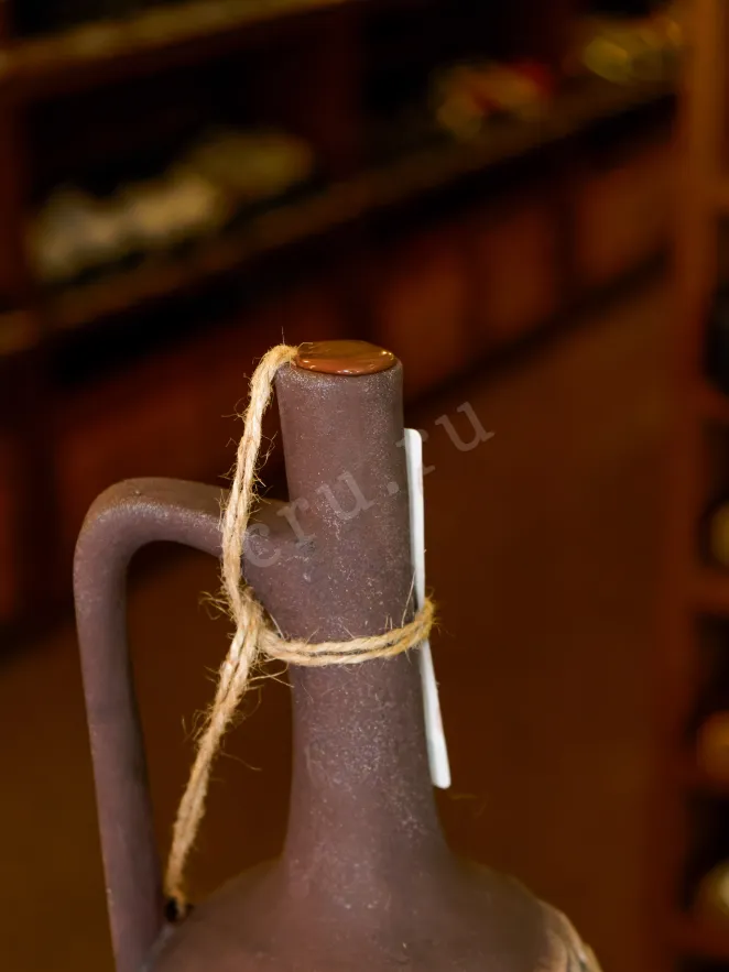 Пробка GCW Alazani Valley Red Semi-sweet in ceramic bottle 2023 0.75 л