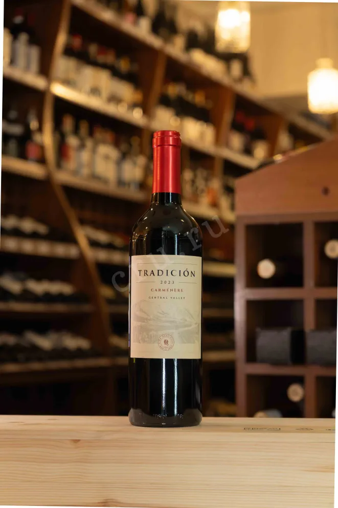 В магазине Крю Профи Tradicion Carmenere 2023 0.75 л