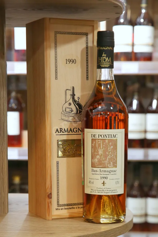 В магазине Крю Профи De Pontiac Bas-Armagnac in wooden box 1990 0.7 л