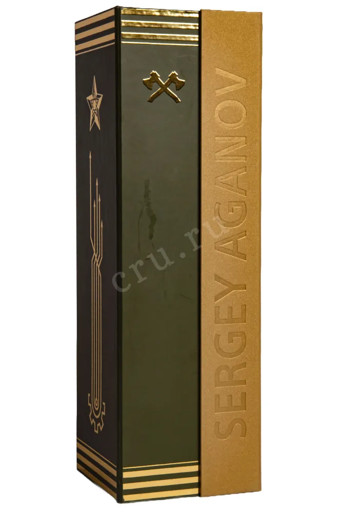 Подарочная коробка Marshal I.S. Isakov Collector's  2005 0.7 л