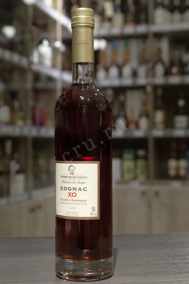 В магазине Крю Профи Pierre de Segonzac Selection des Anges XO in gift box 0.7 л