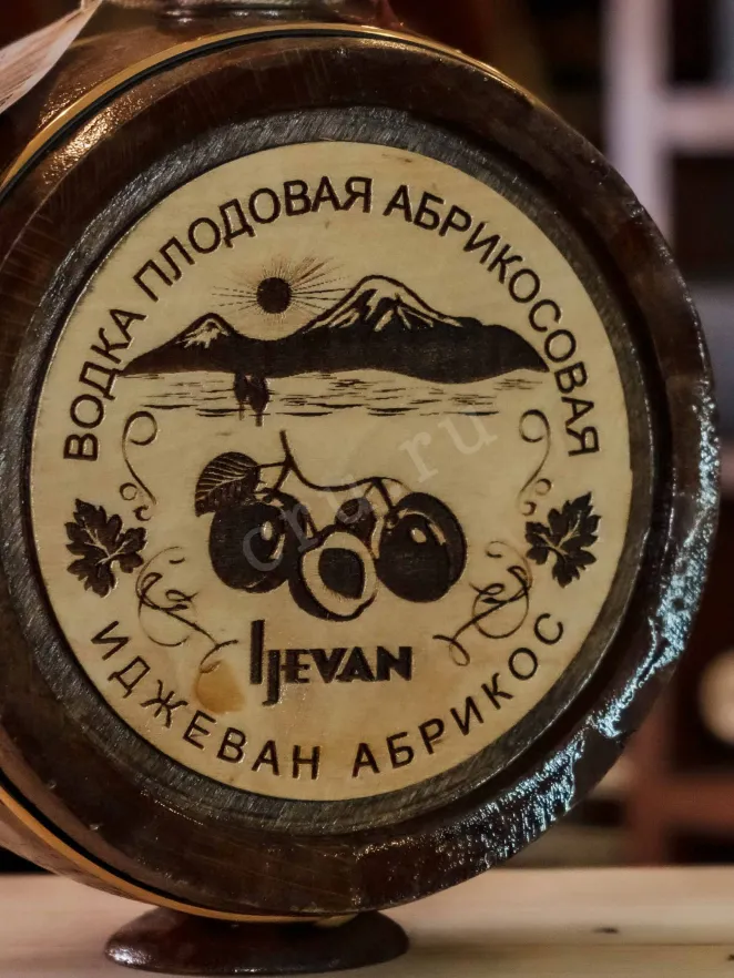 В магазине Крю Профи Ijevan Apricot in wooden barrel 0.7 л