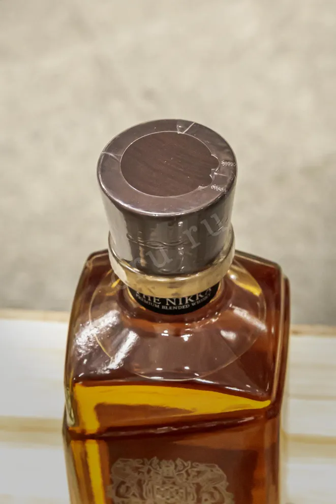 Пробка Nikka Tailored with gift box 0.7 л
