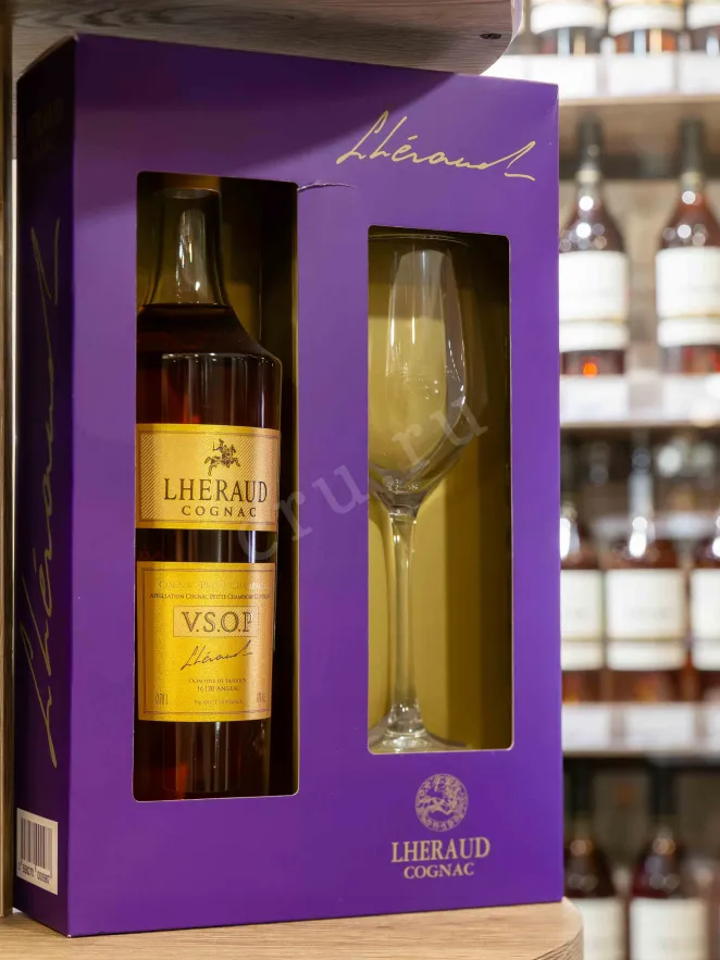 В магазине Крю Профи Lheraud Petite Champagne VSOP in gift box with 1 glass 0.7 л
