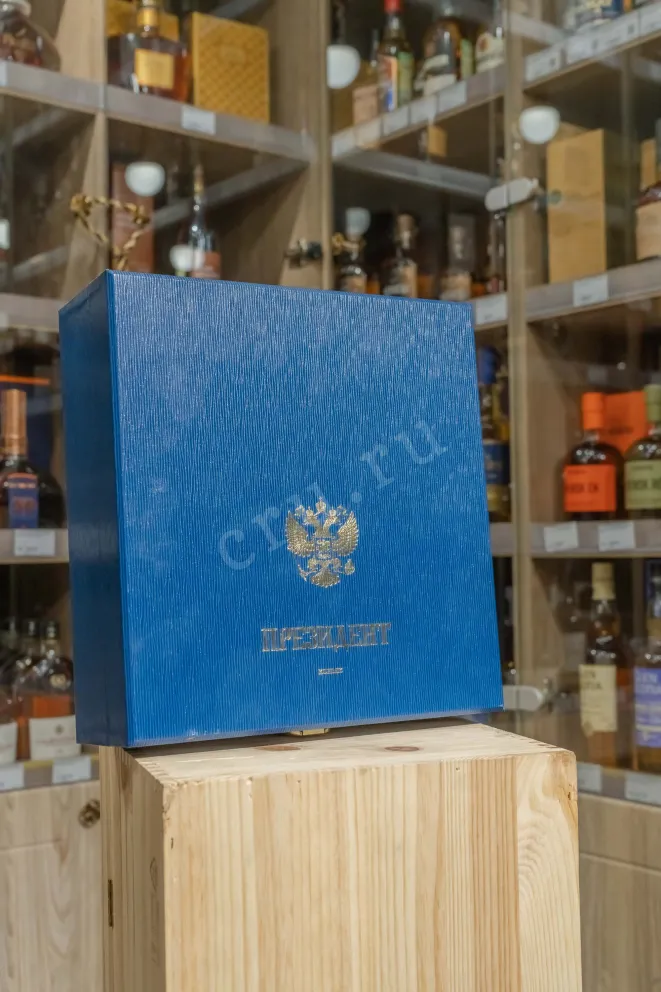 В магазине Крю Профи President OS in giftset with stopper 1970 0.75 л