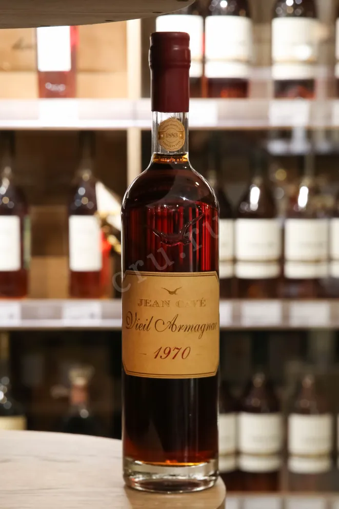 В магазине Крю Профи Jean Cave Vieil in gift box 1970 0.7 л