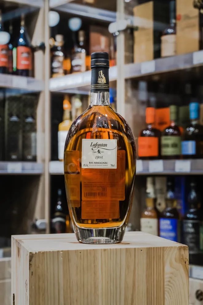 В магазине Крю Профи Lafontan 1996 0.7 л