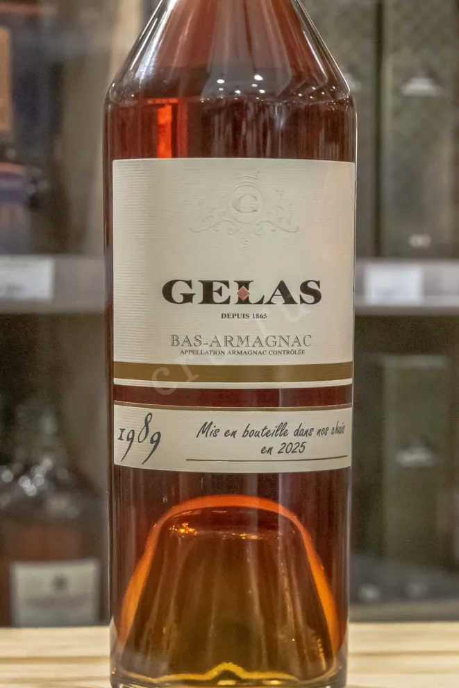 В магазине Крю Профи Gelas 1989 0.7 л