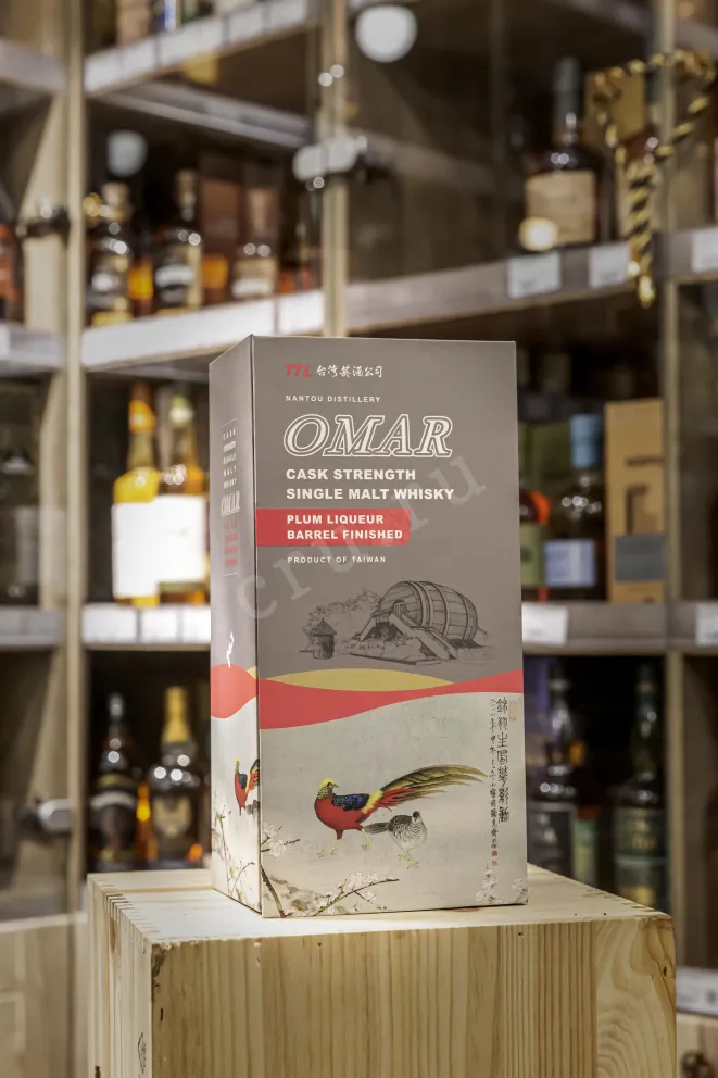 В магазине Крю Профи Omar Cask Strength Single Malt Plum Liqueur Barrel Finish in gift box 0.7 л