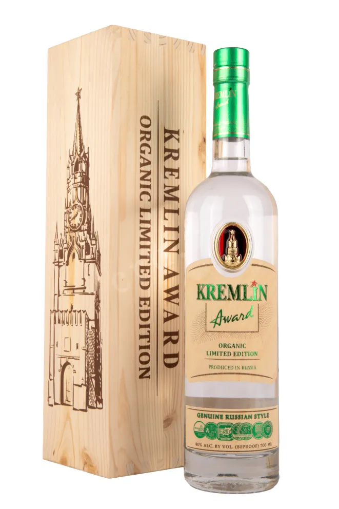 Водка Кремлин Эворд Органик Лимитед Эдишн в деревянной коробке  0.7 л