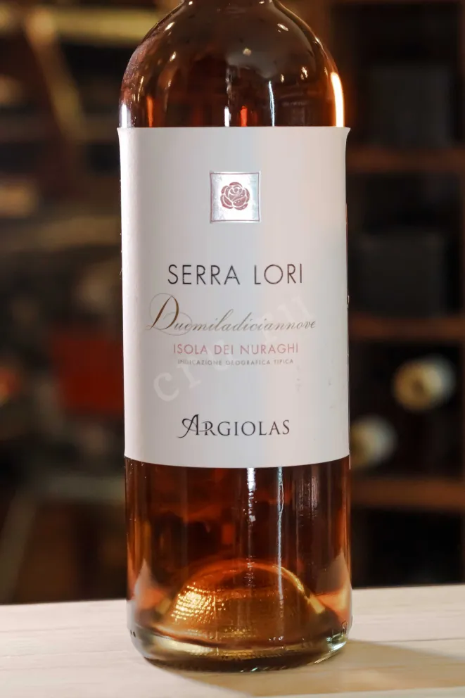 В магазине Крю Профи Serra Lori Isola dei Nuraghi IGT 2019 0.75 л