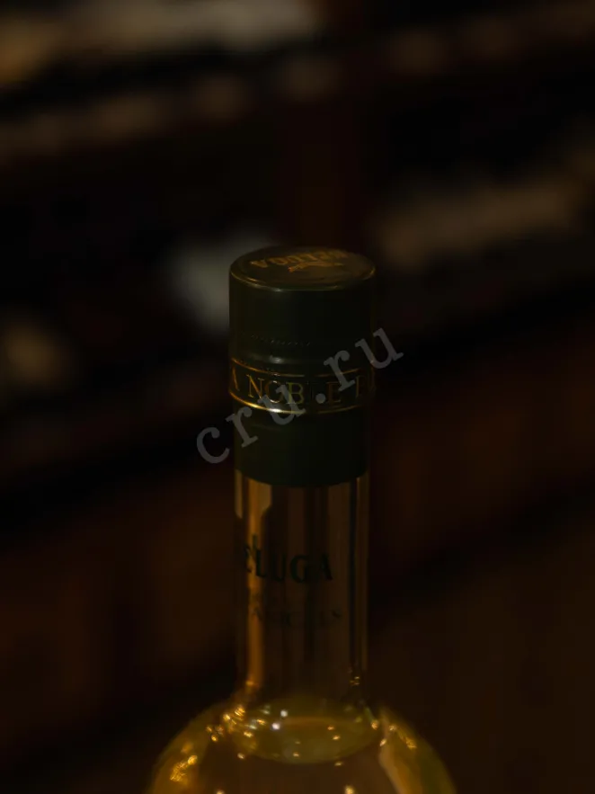 Пробка Beluga Noble Botanicals Pear and Linden 0.7 л