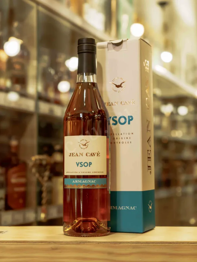 В магазине Крю Профи Jean Cave VSOP in gift box 2019 0.7 л