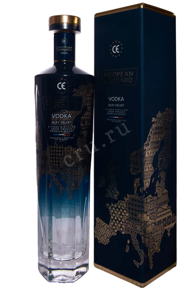 Водка Юропиан Стандарт Шелковый Вельвет в подарочной упаковке  0.7 л