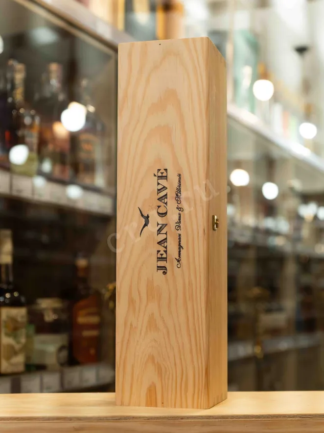 В магазине Крю Профи Jean Cave Vieil Armagnac AOC wooden box 1983 0.7 л