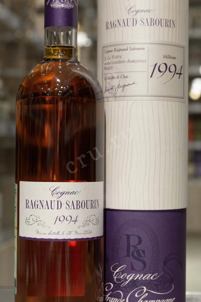 В магазине Крю Профи Ragnaud-Sabourin Millesime in gift tube 1994 0.7 л
