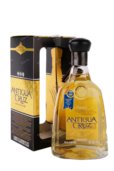 Текила Antigua Cruz Reposado gift box  0.75 л