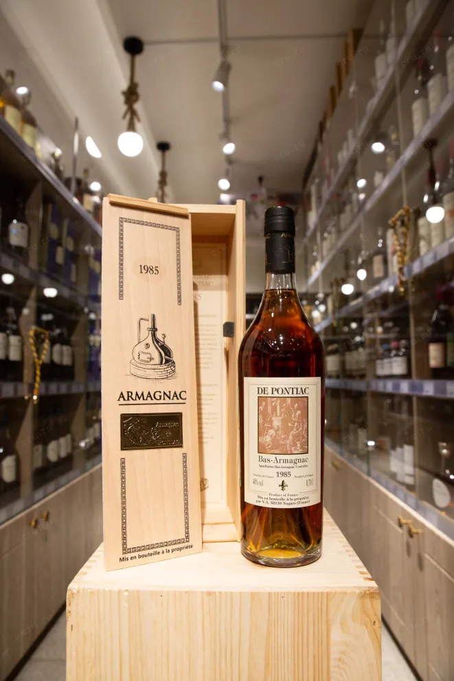 В магазине Крю Профи De Pontiac Bas-Armagnac in wooden box 1985 0.7 л