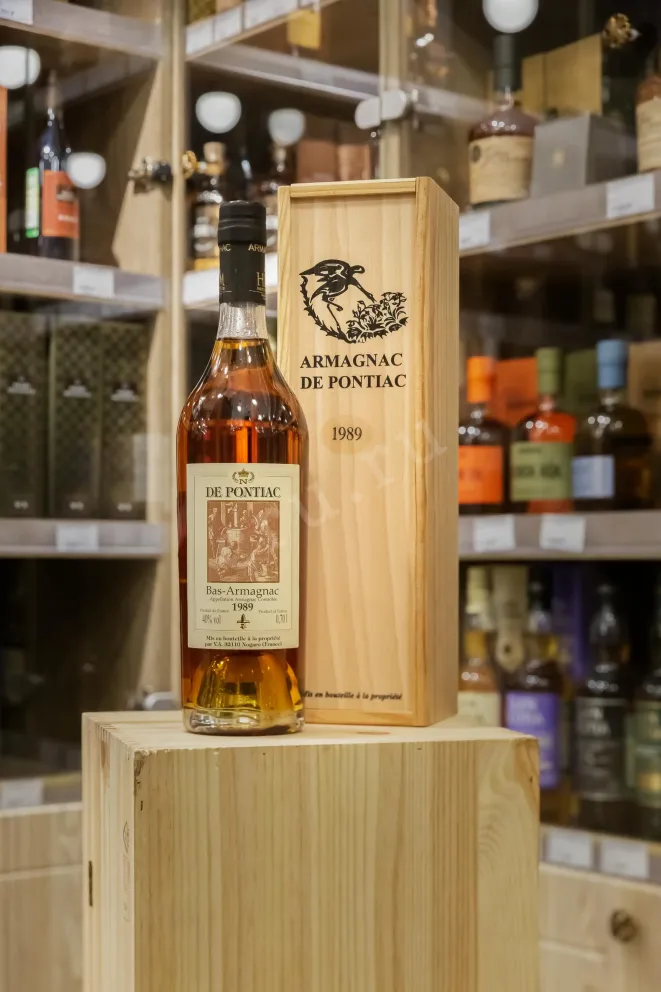 В магазине Крю Профи Bas-Armagnac De Pontiac wooden box 1989 0.7 л