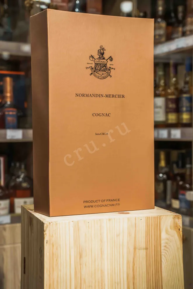 В магазине Крю Профи Normandin-Mercier Prestige Vielle Fine Champagne in gift box with 2 glasses 0.7 л