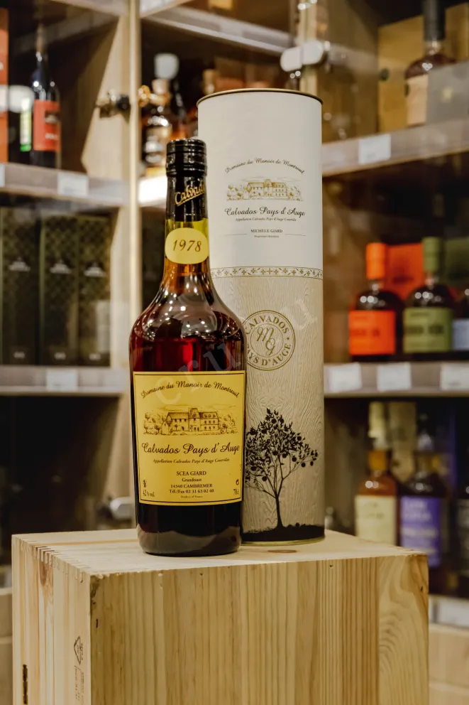 В магазине Крю Профи Domaine du Manoir de Montreuil Calvados Pays dAuge 1978 0.7 л