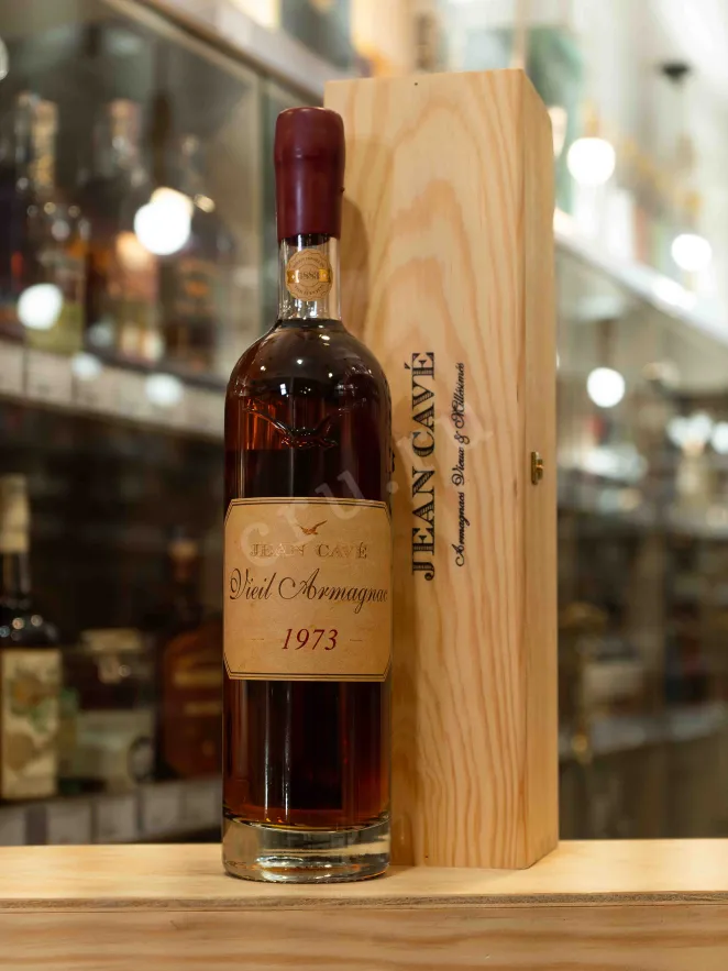 В магазине Крю Профи Jean Cave Vieil Armagnac AOC wooden box 1973 0.7 л