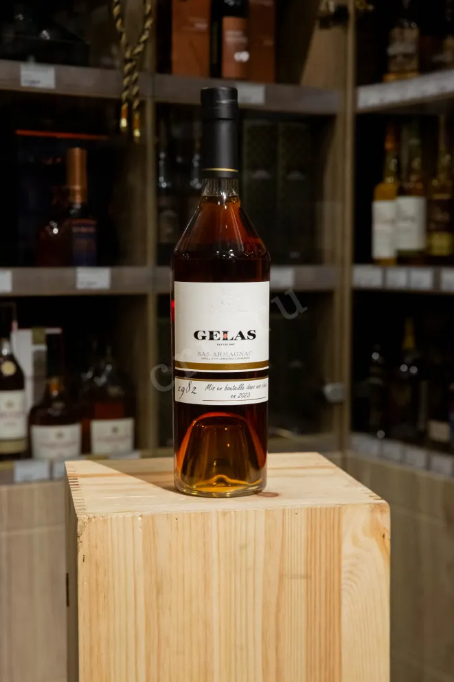 В магазине Крю Профи Gelas 1982 0.7 л