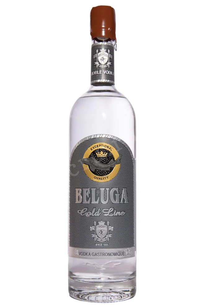 Бутылка Beluga Gold Line in leather box 1 л
