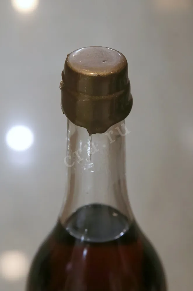 Пробка Laterrade Domaine de La Coste Lacourtoisie Bas-Armagnac in wooden box 1982 0.7 л