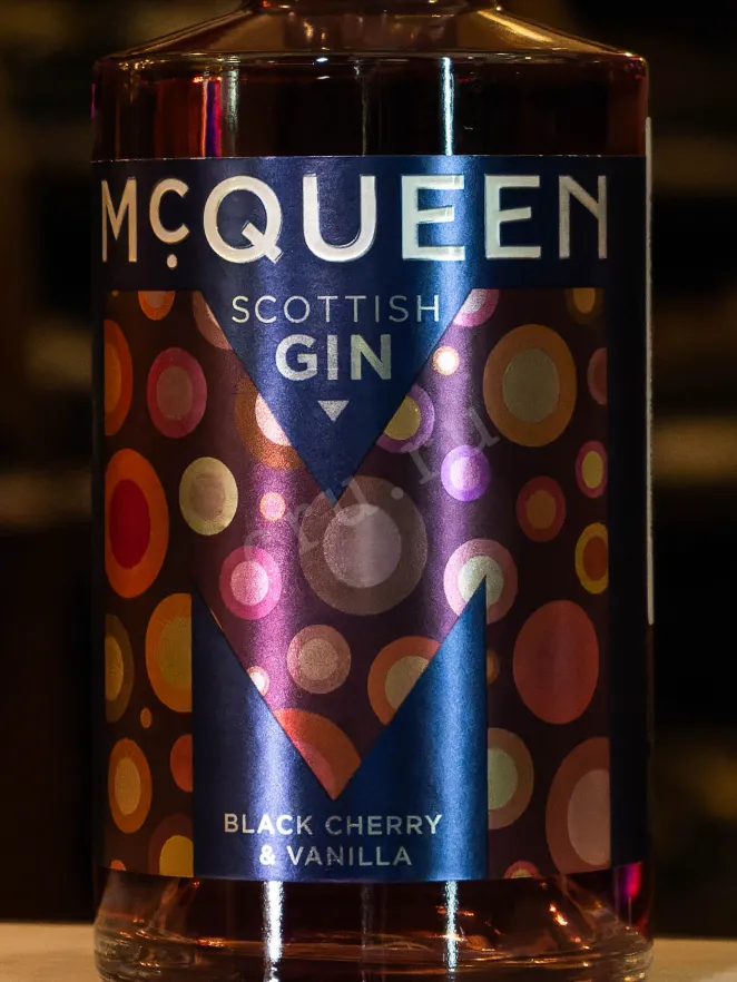 В магазине Крю Профи McQueen Black Cherry & Vanilla 0.7 л