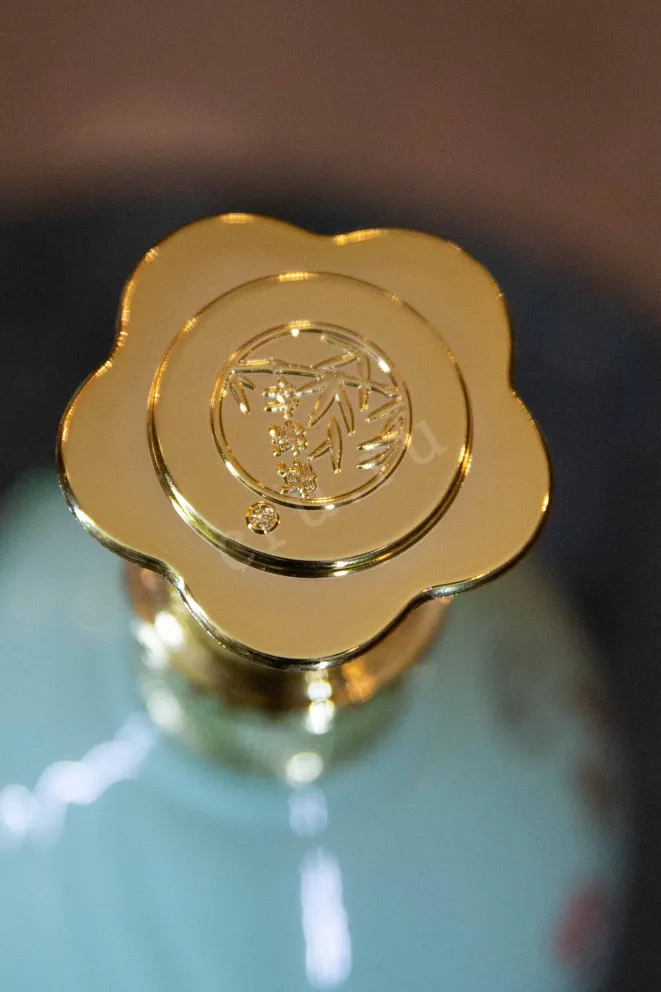 Пробка Fenjiu Чуецин Цзю Цинцы 10 in gift box 0.5 л