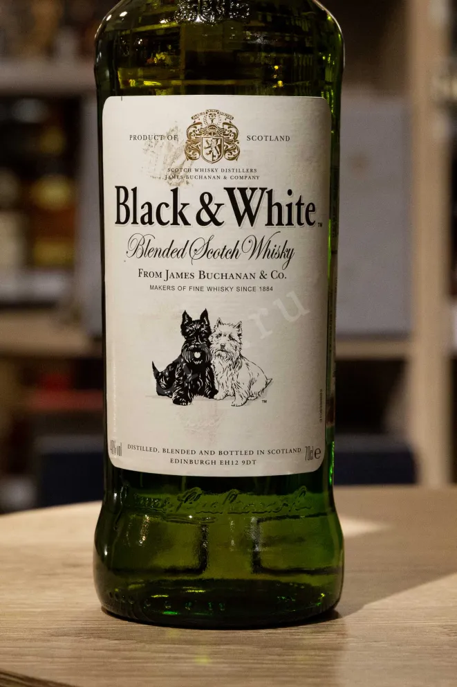 В магазине Крю Профи Black & White 0.7 л