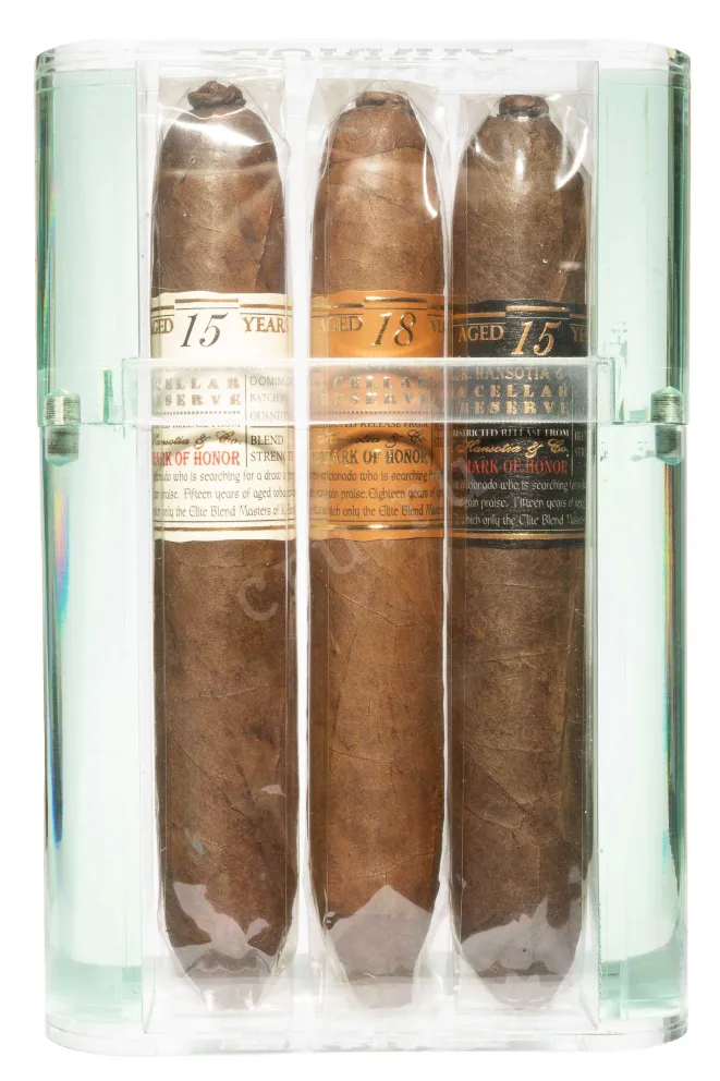 В подарочной коробке Gurkha Cellar Reserve Kranken XO in acrylic box