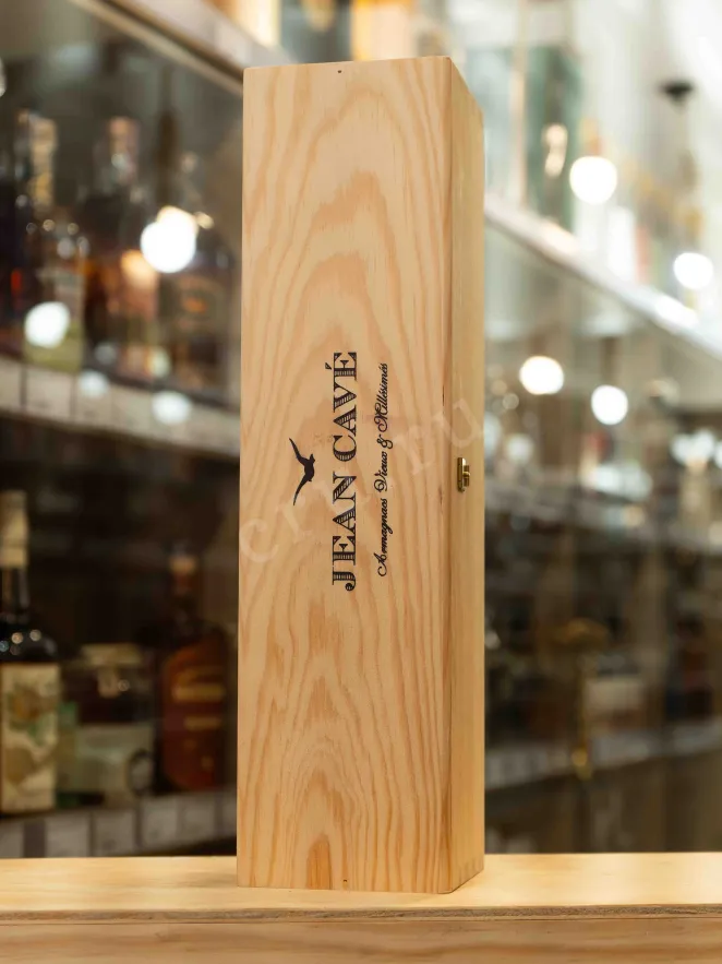 В магазине Крю Профи Jean Cave Vieil Armagnac AOC wooden box 1988 0.7 л