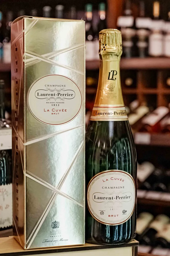 В магазине Крю Профи Laurent-Perrier La Cuvee gift box 2021 0.75 л