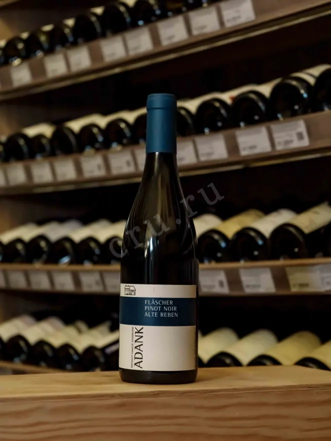В магазине Крю Профи Adank Flascher Pinot Noir Alte Reben AOC Graubunden 2023 0.75 л