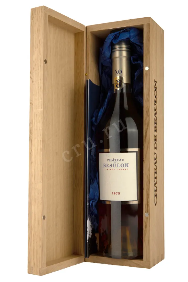 В деревянной коробке Chateau de Beaulon Vintage 1975 0.7 л