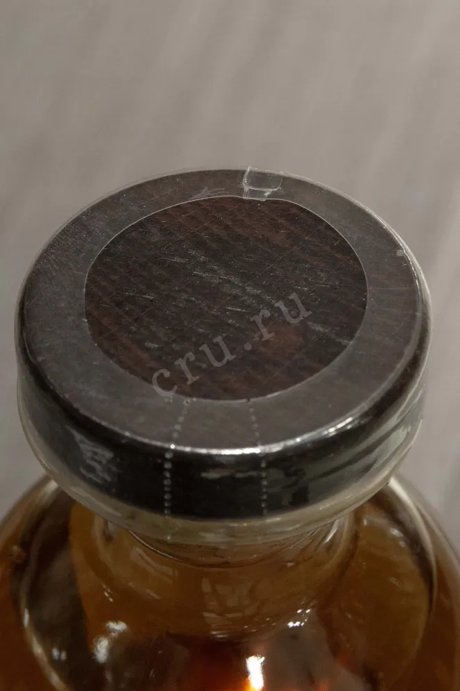 Пробка English Small Batch Release Triple Distilled gift box 0.7 л