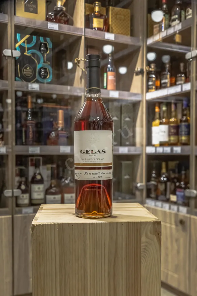 В магазине Крю Профи Gelas 1975 0.7 л